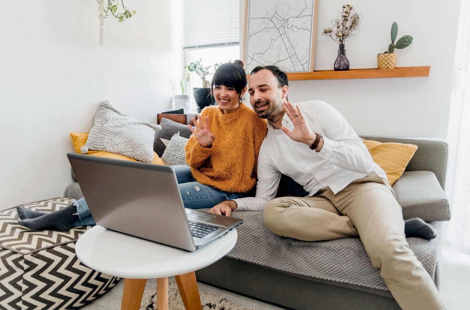 Votre enfant part étudier en France et vous restez à l'étranger : ce qui se règle à distance