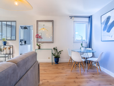 Appartement T2 Port Marianne vue Nouvelle Mairie vendu meublé