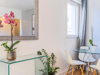 Appartement T2 Port Marianne vue Nouvelle Mairie vendu meublé