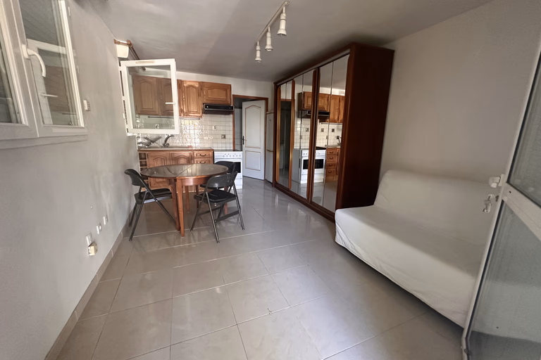 Maison d'habitation divisée en appartements - immeuble de rapport