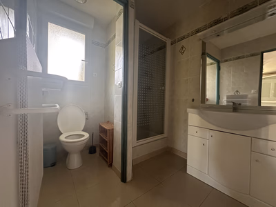 Maison d'habitation divisée en appartements - immeuble de rapport