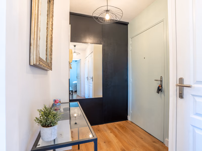 Appartement T2 Port Marianne vue Nouvelle Mairie vendu meublé