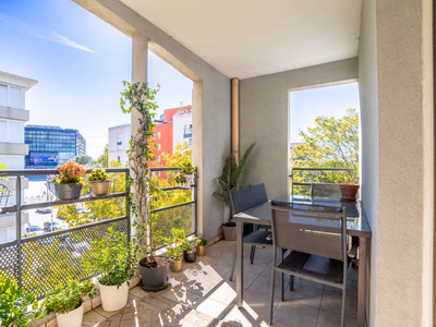 Appartement T2 Port Marianne vue Nouvelle Mairie vendu meublé