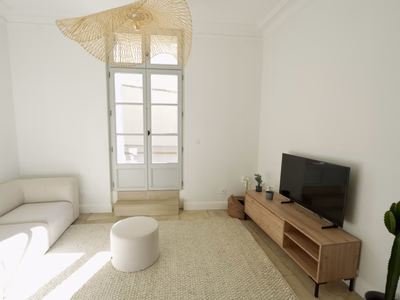 Incroyable appartement T4 de 110 m2 avec terrasse aménagée de 52 m2 en plein centre ville rénové à neuf