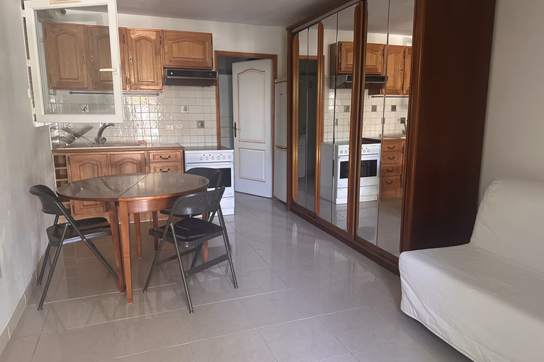 Maison d'habitation divisée en appartements - immeuble de rapport