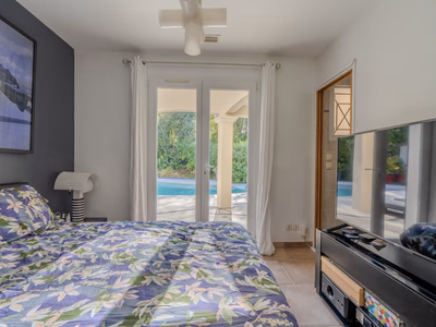 Montferrier-sur-Lez   Maison familiale avec piscine à débordement, au calme et sans vis-à-vis