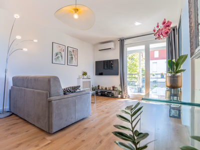 Appartement T2 Port Marianne vue Nouvelle Mairie vendu meublé