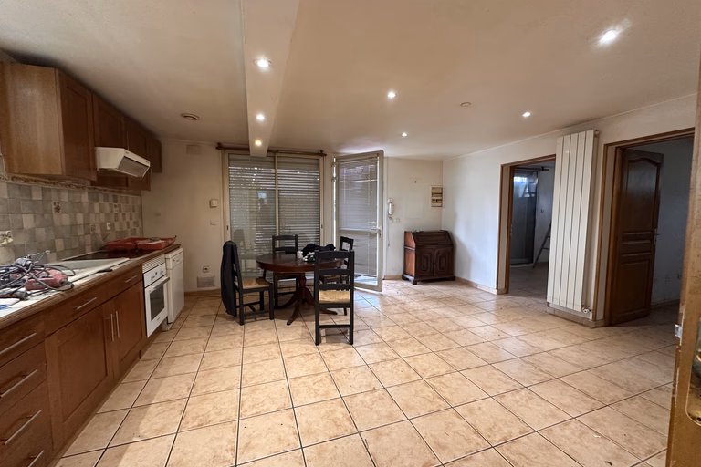 Maison d'habitation divisée en appartements - immeuble de rapport
