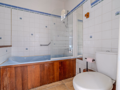 Maison Montpellier 9 pièces 185 m2 1630 m2 de terrain à réinventer secteur Pompignane