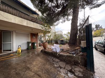 Maison d'habitation divisée en appartements - immeuble de rapport