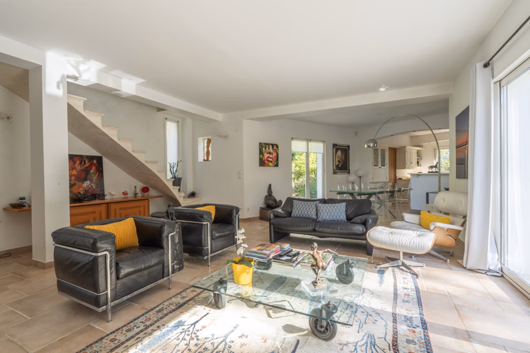 Montferrier-sur-Lez   Maison familiale avec piscine à débordement, au calme et sans vis-à-vis
