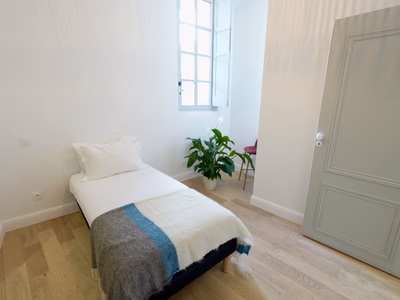 Incroyable appartement T4 de 110 m2 avec terrasse aménagée de 52 m2 en plein centre ville rénové à neuf