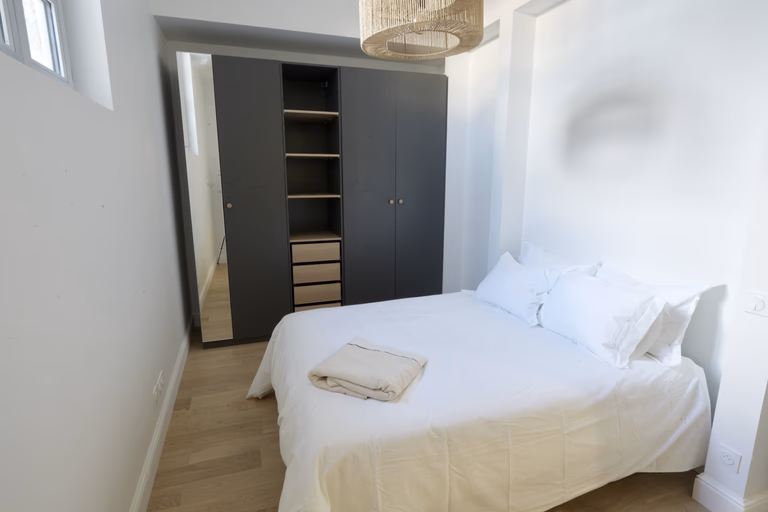 Incroyable appartement T4 de 110 m2 avec terrasse aménagée de 52 m2 en plein centre ville rénové à neuf