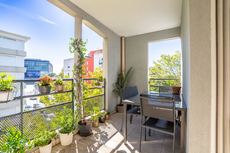 Appartement T2 Port Marianne vue Nouvelle Mairie vendu meublé