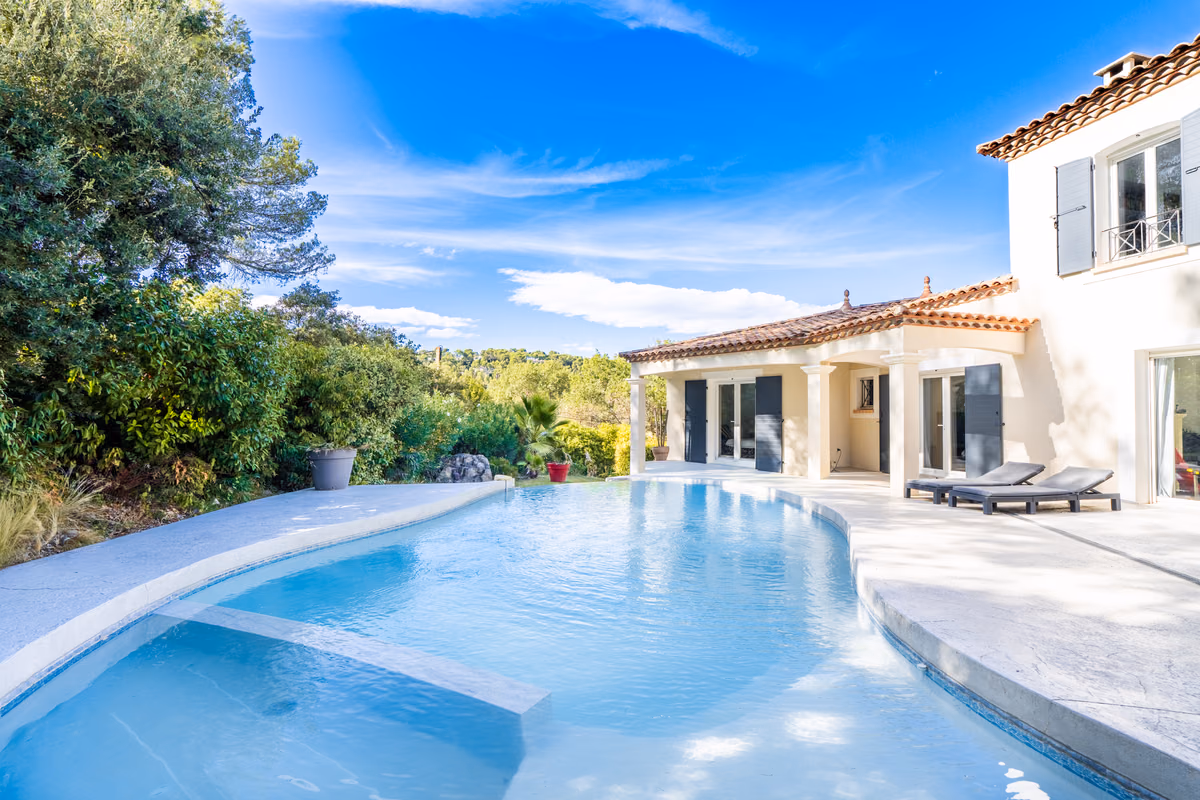 Mandat exclusif à Montferrier-sur-Lez : une maison familiale de 172 m² avec piscine à débordement