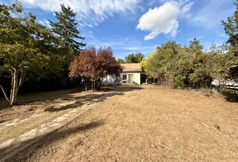 Maison à rénover avec beaucoup de potentiel à la Pompignane, dans la verdure, permis accepté