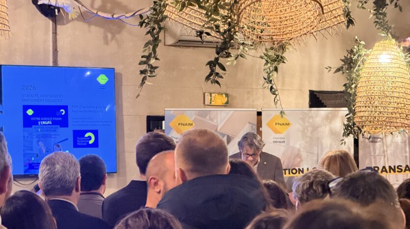 Réunion avec présentation sur la Fondation pour la Recherche Médicale et logos FNAIM Chambre Hérault.